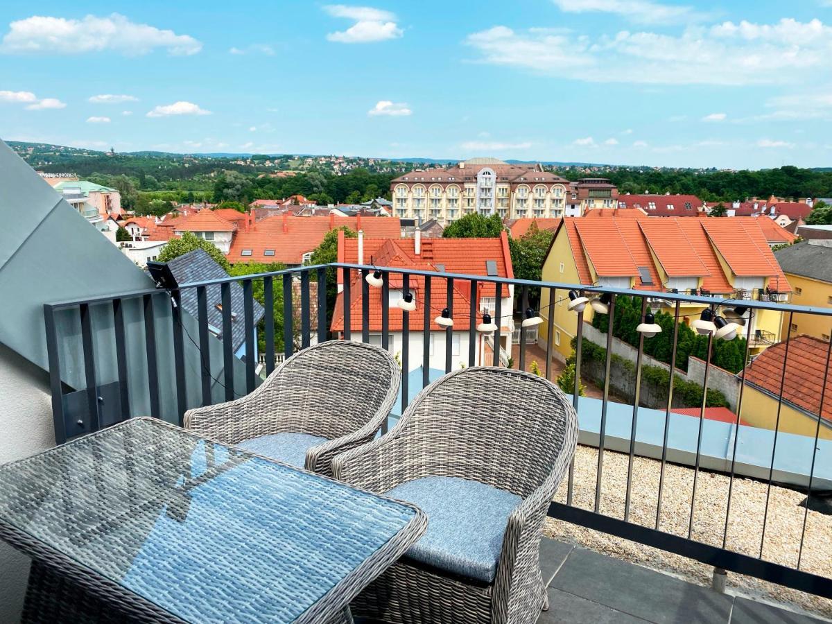 Panorama View Apartment In City Center Hévíz Kültér fotó